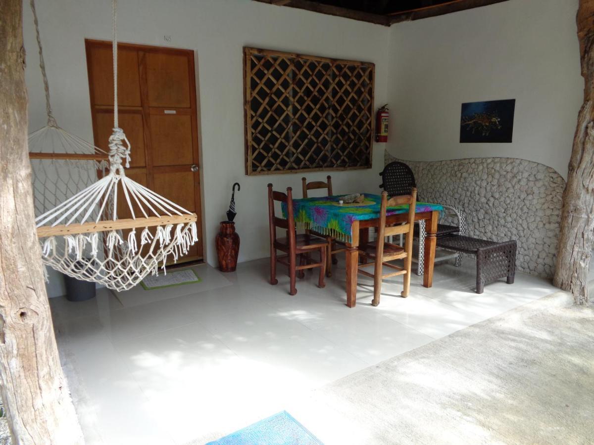 Hotel Sea Turtle House Moalboal Exterior foto